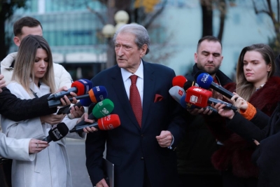 PS mbylli parlamentin për ti mbyllur gojën opozitës, Berisha flet jashtë: Kjo ndodh kur parlamenti shndërrohet në një bodrum të mafies