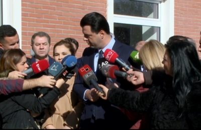 Basha: Kriza politike zgjidhet vetëm me zgjedhje të parakohshme!