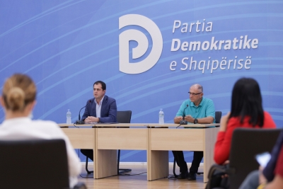 “Asnjë truk nuk shmang 25 prillin si fundin politik të Ramës”, reagimi i opozitës para seancës: Kush voton ndryshimet në Kod, shkel Kushtetutën!