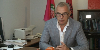 Kryebashkiakët e PS me rekorde kriminale, deputeti: Mësojmë duke u rrëzuar