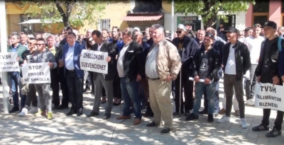 Dibër/ Protestë kundër TVSH-së, mesazh për Ramën