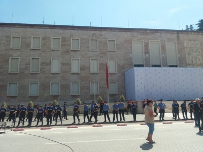 Foto-galeri/ Protesta e opozitës, Rama blidon Tiranën me FNSH dhe RENEA