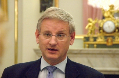 Bildt: Po luhet me zjarrin, ndarja e Kosovës nënkupton luftë në Ballkan