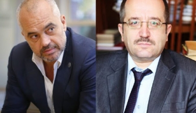 Ndërtesa e Teatrit Kombëtar me tallash? Plasari thumbon keq Ramën