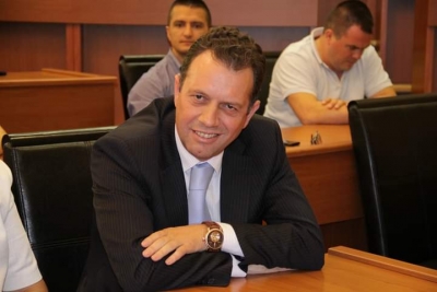 Biberaj/JETE TE GJATE PRESIDENTI BILL CLINTON! FALEMINDERIT PER GJITHCKA QE KENI BERE DHE VAZHDONI TE BENI PER KOMBIN SHQIPTAR! NDER RESPEKT DHE MIRENJOHJE PER JETE TE JETEVE NGA KOMBI YNE VITAL!