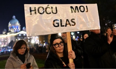 Manipuloi zgjedhjet/ Vuçiç ndjen presionin ndërkombëtar: Opozita në Serbi t&#039;i jap fund grevës së urisë