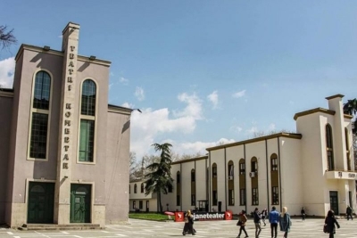 Vendimi për Teatrin/Reagon ambasada Britanike:Përkrahim thirrjen e komisioneres së BE Gabriel