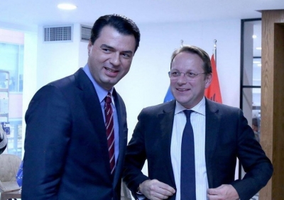 Basha falenderon komisionerin për zgjerimin:Opozita e gatshme për të përmbyllur procesin me garanci për zgjedhje të lira e të ndershme