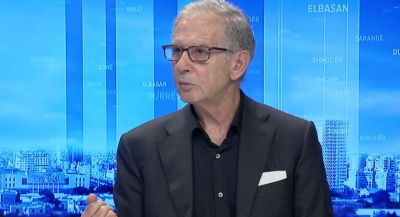 “Kujdes me lëvizjet e radhës, sepse…”, diplomati Nesho paralajmëron Kosovën pas firmosjes në Shtëpinë e Bardhë