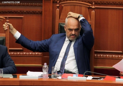 Ramën e mërzit mosdekretimii ministrit, kthen Shqipërinë në tabelë shahu