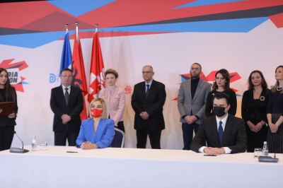 “Shqipëria, shtëpia që fiton”/ Nga ekonomia tek integrimi, zbardhet pakti i koalicionit që firmosi Basha dhe Kryemadhi