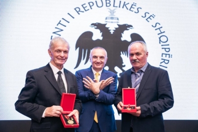 Meta i jep titullin 'Mjeshtër i Madh', Ferid Rragamit dhe Vildan Tufit