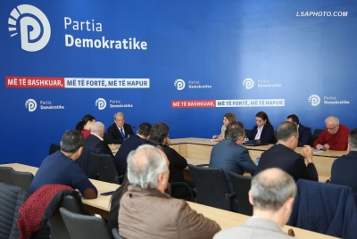 Demokratët votojnë: Kush janë 14 degët e PD që zgjedhin sot kryetarët e tyre