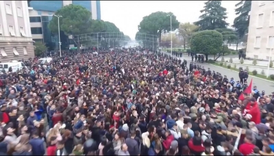 Pamjet me dron, shikoni sa madhështore është protesta e studentëve