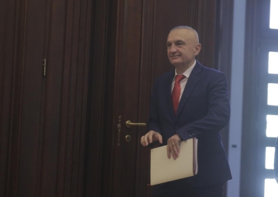 Presidenti Meta: Njoftojini amerikanët e europianët, në Shqipëri do ketë zgjedhje, jo votime