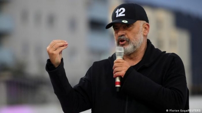 Nga “artist e liberal” në “autokrat e seksist” – zbehja e shkëlqimit të Edi Ramës në faqet e gazetave gjermane