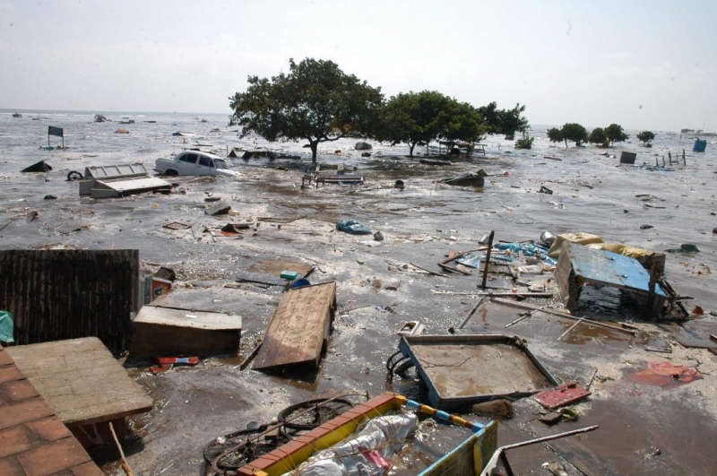Sot 15 vite nga cunami dhe tërmeti që vranë 250 mijë njerëz (FOTO)