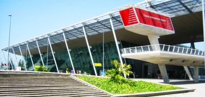 "Izolim për rastet e dyshimta”– mjeku flet për masat shtesë në Rinas, ndaj virusit vdekjeprurës