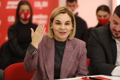 Kryemadhi: Protestat për incerenatorin më bënë që të kandidoj në Fier, LSI një familje ku sakrifikohet për njëri tjetrin