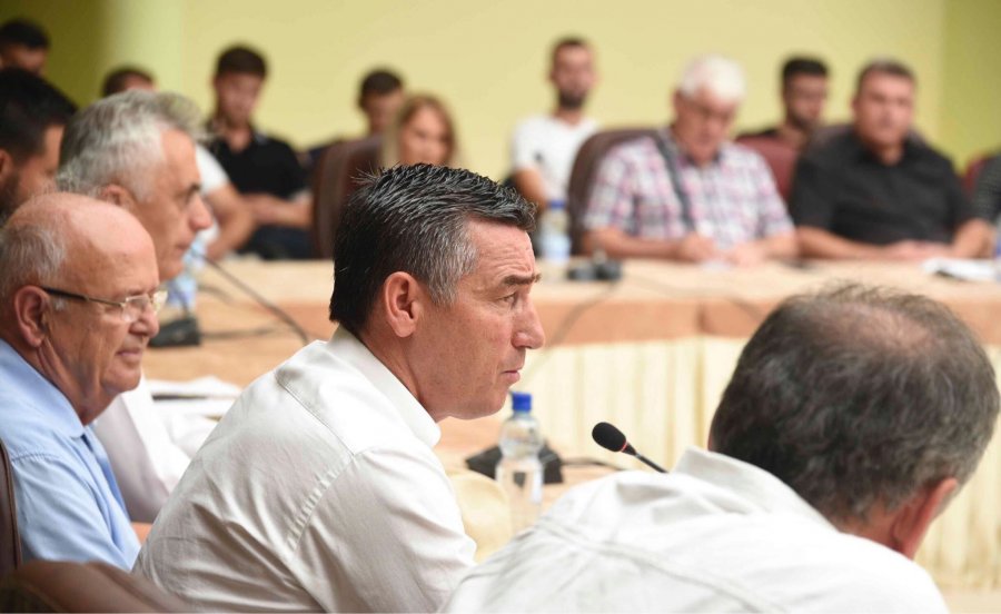 auto_Kadri-Veseli11535886606.jpg