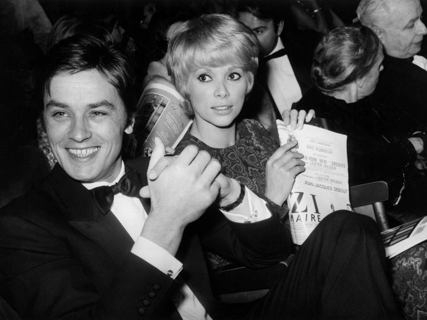 Mireille Darc y Alain Delon, 1968.jpg