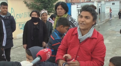 Romët në rrethe në protestë, kërkojnë ushqime në luftën ndaj COVID-19