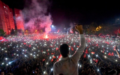 Kush është njeriu që mundi Erdoganin