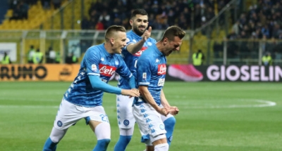 Hysaj titullar dhe asist, Napoli fiton me goleadë ndaj Parmës