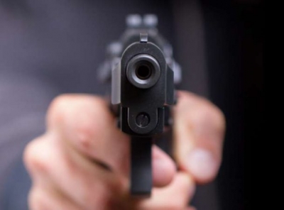 Tiranë, 28 vjeçari plagoset me armë në shtëpi në rrethana të panjohura