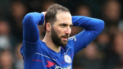 Higuain i “ngel në derë” Juventusit