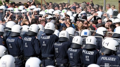 Austria barrikadohet