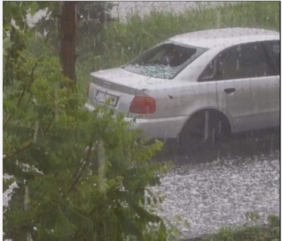 VIDEO/ Sikur të binin gurë nga qielli, breshër i jashtëzakonshëm në Rumani