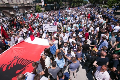 Protesta “e vogël” sipas Ramës, pati shumë policë të plagosur