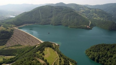 Ujmani nuk duhet të jetë në tavolinën e negociatave në Bruksel, është i Kosovës