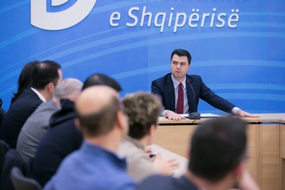Protesta/ Mbledhje urgjente në selinë e PD-së