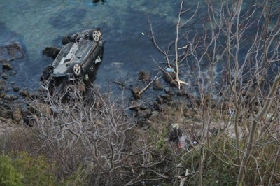 Vlorë/ 3 makina gjenden në det në rrethana të paqarta