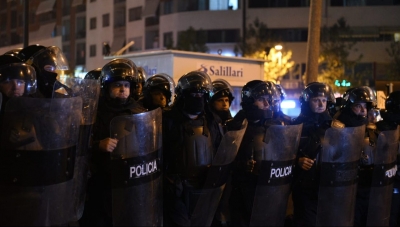 SKANDALI/ Policia arreston edhe një vajzë 15 vjeçare në protestën e &#039;Astirit&#039;