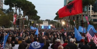 Opozita në shesh kundër qeverisë/ Çfarë pritet të ndodhë sot