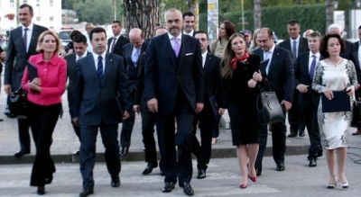 &quot;Pritet arrestimi i një ish- ministri, të tjerë VIP-a në pranga&quot;