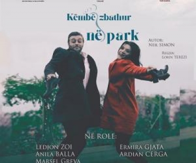 Komedia “Këmbëzbathur në park”, rikthehet në teatër Ermira Gjata