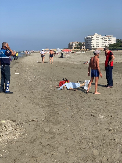 Vlorë, një e moshuar humbet jetën në plazh
