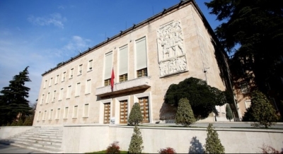 Administrata shqiptare përmbi re: 3.6 milionë euro bileta avioni, vetëm vjet