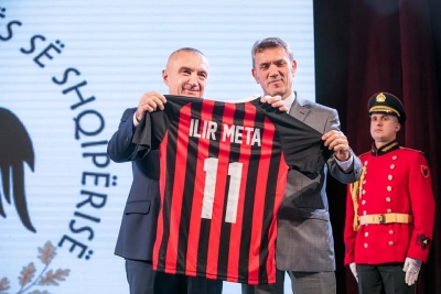 Meta vlerëson me dekorata ish-lojtarët e Flamurtarit