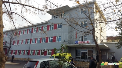 Tërmeti la pa spital Laçin, banorët: S’dimë ku të kurohemi