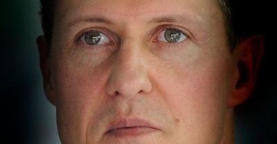 Michael Schumacher del nga koma, ecën me këmbët e tij