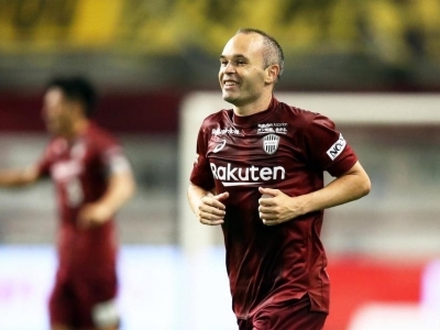 Video/ Iniesta mahnit japonezët, shënon gol “magjik”