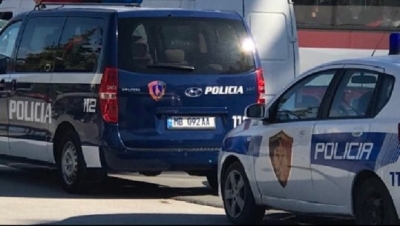 Në hetim prej muajsh, si u zbuluan 7 policët e pezulluar, ngacmonin gra të dhunuara prej burrit