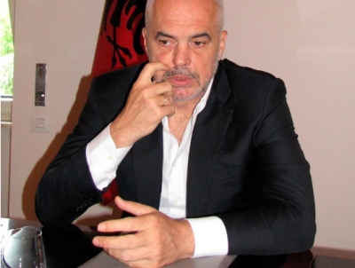 Rama mburret me turistët dentarë, komentuesit: Po ti pse i bëre dhëmbët në Izrael?!