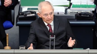 ‘Dinjiteti njerëzor është i pari’/Schaeuble ndez debatin