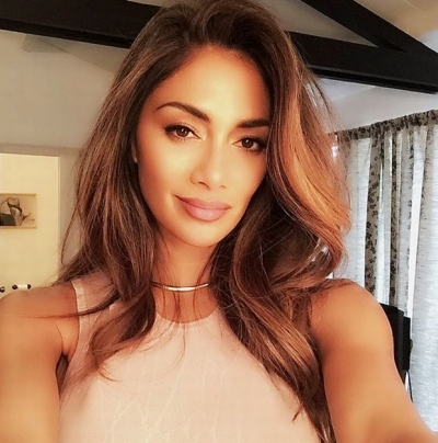 Nicole Scherzinger puthje pasionante me të dashurin e ri!